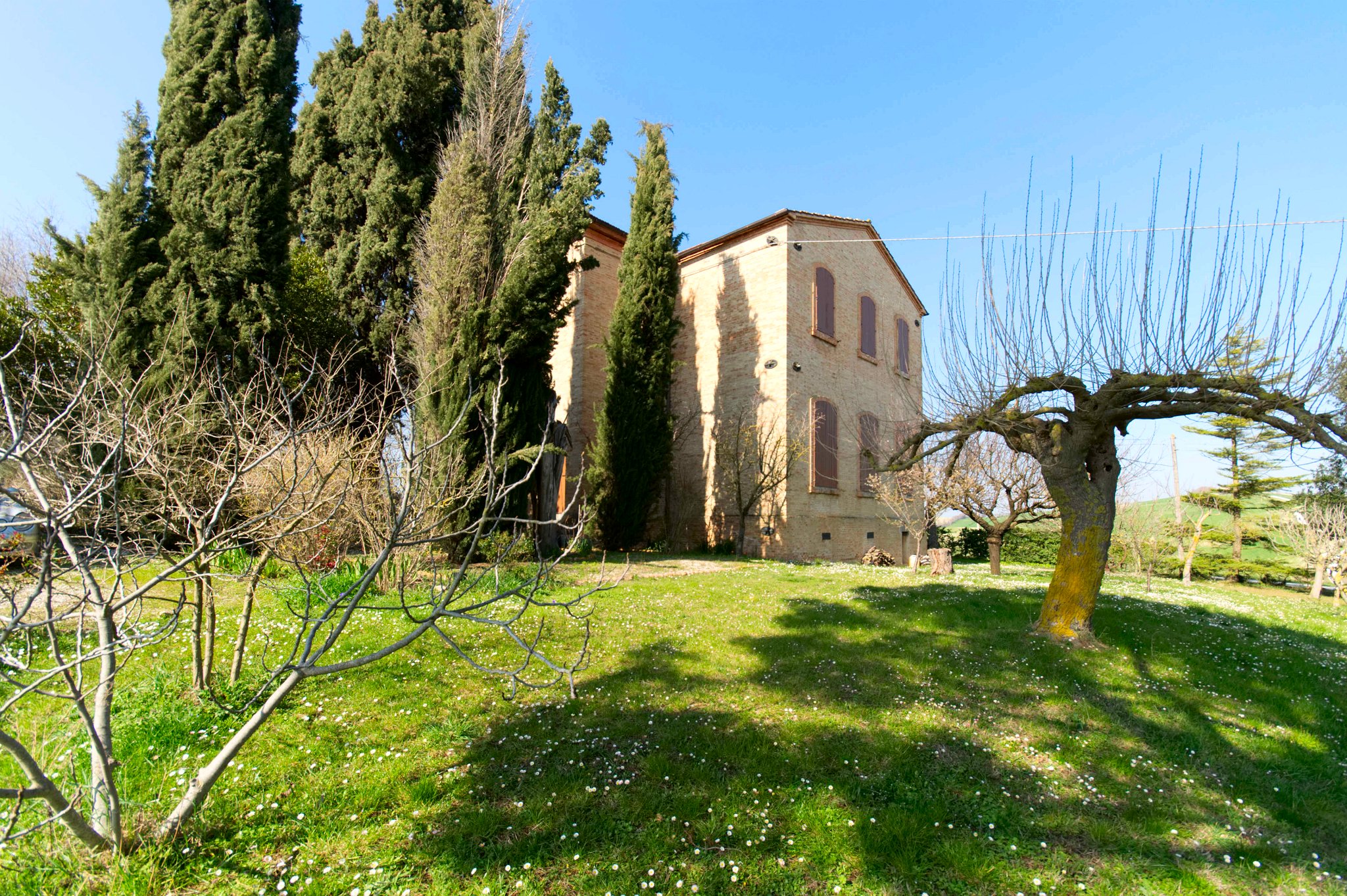 For Sale In The Marche Italy Country House In Nice Location